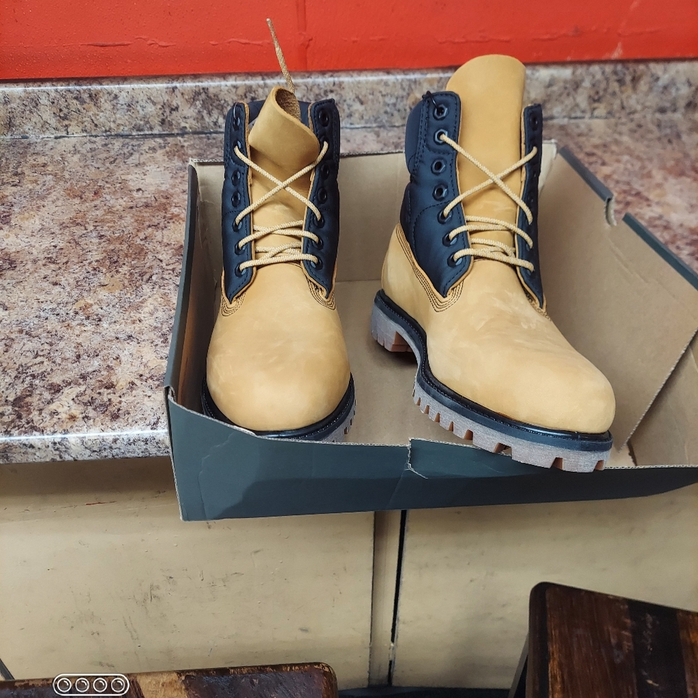 Brand new 2 tone timberlands